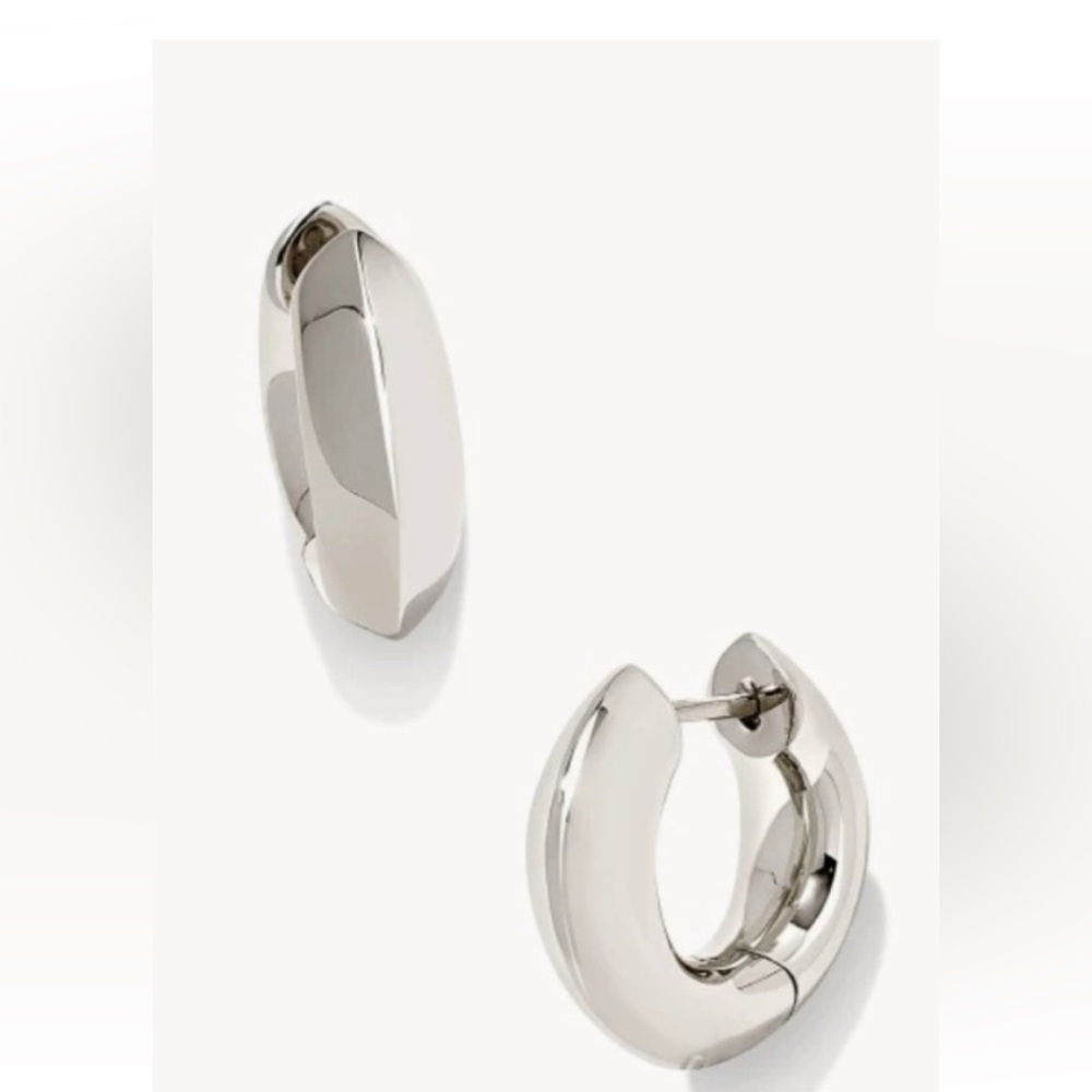 Kendra Scott Mikki Metal Hoop Earrings in Silver
